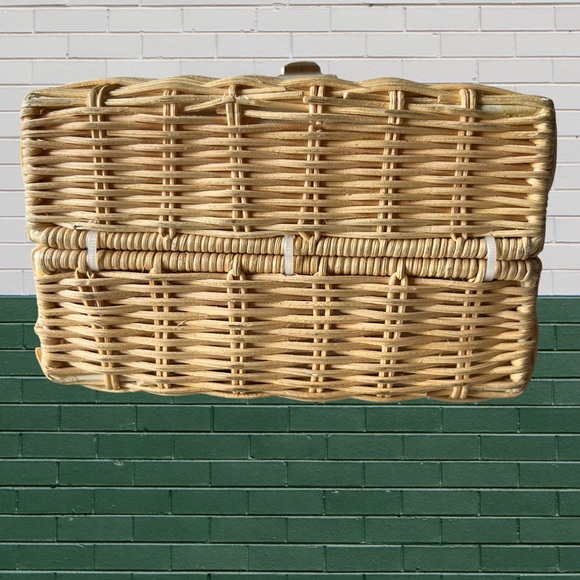 Mini Straw / Rattan Bag with Pearl Handle by Antik Kraft - Picture 4 of 16